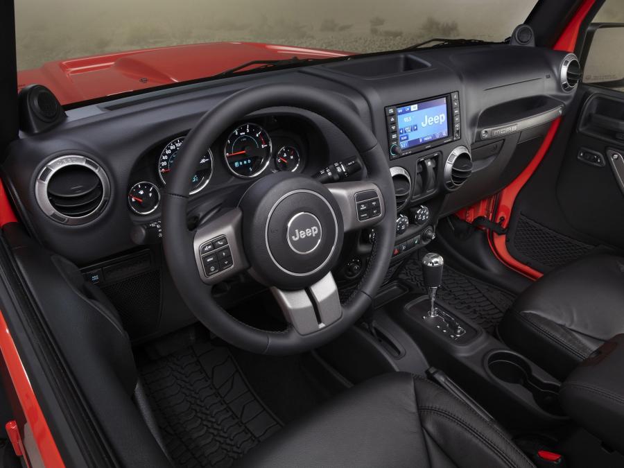  Jeep Wrangler Moab 2012 года  (фото 2 из 3)